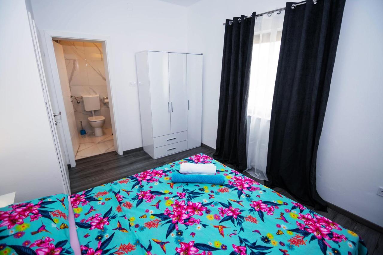 Apartments Samac 希贝尼克 外观 照片