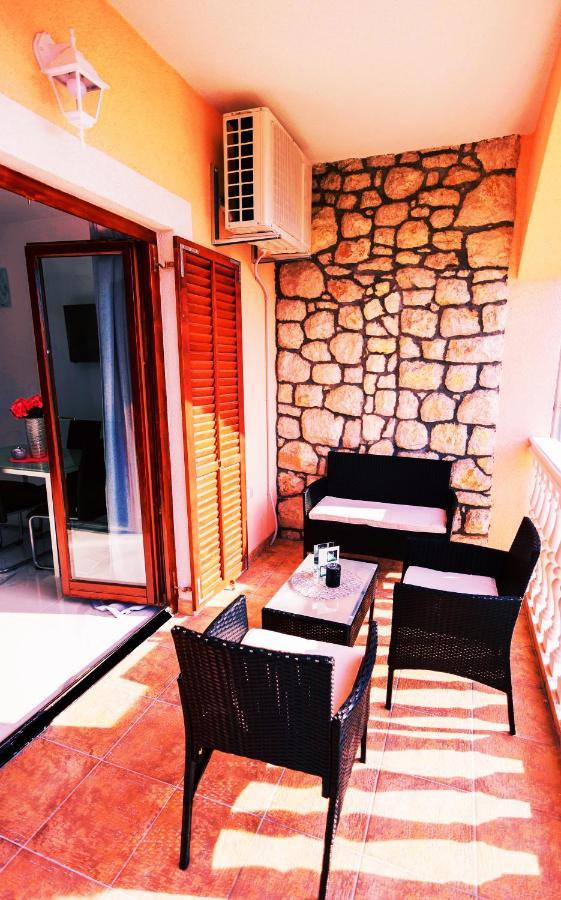 Apartments Samac 希贝尼克 外观 照片