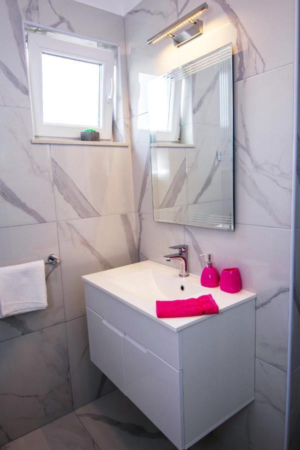 Apartments Samac 希贝尼克 外观 照片