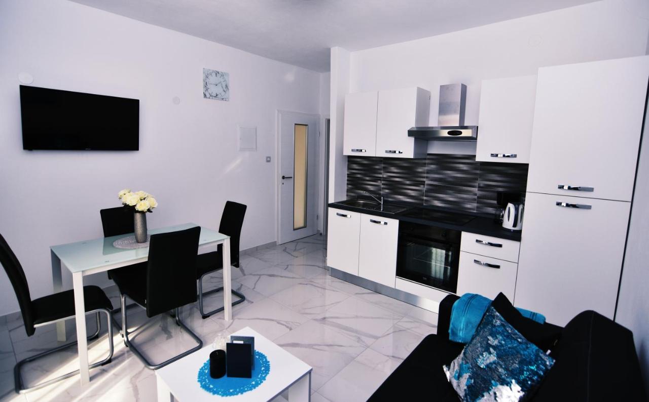 Apartments Samac 希贝尼克 外观 照片