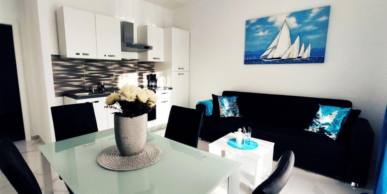 Apartments Samac 希贝尼克 外观 照片